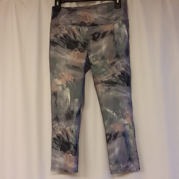 Marika Pants - Marika capri leggings-NWO^